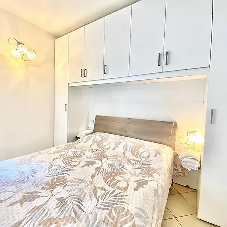 Nel Cuore Di Viale Certosa, Tra Centro Citta E Rho Fiera Milano, Con Parcheggio Interno Privato *